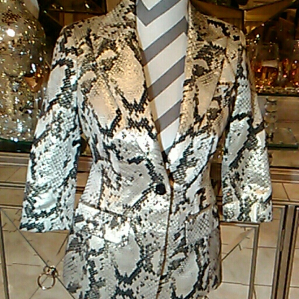 Bebe Blazer